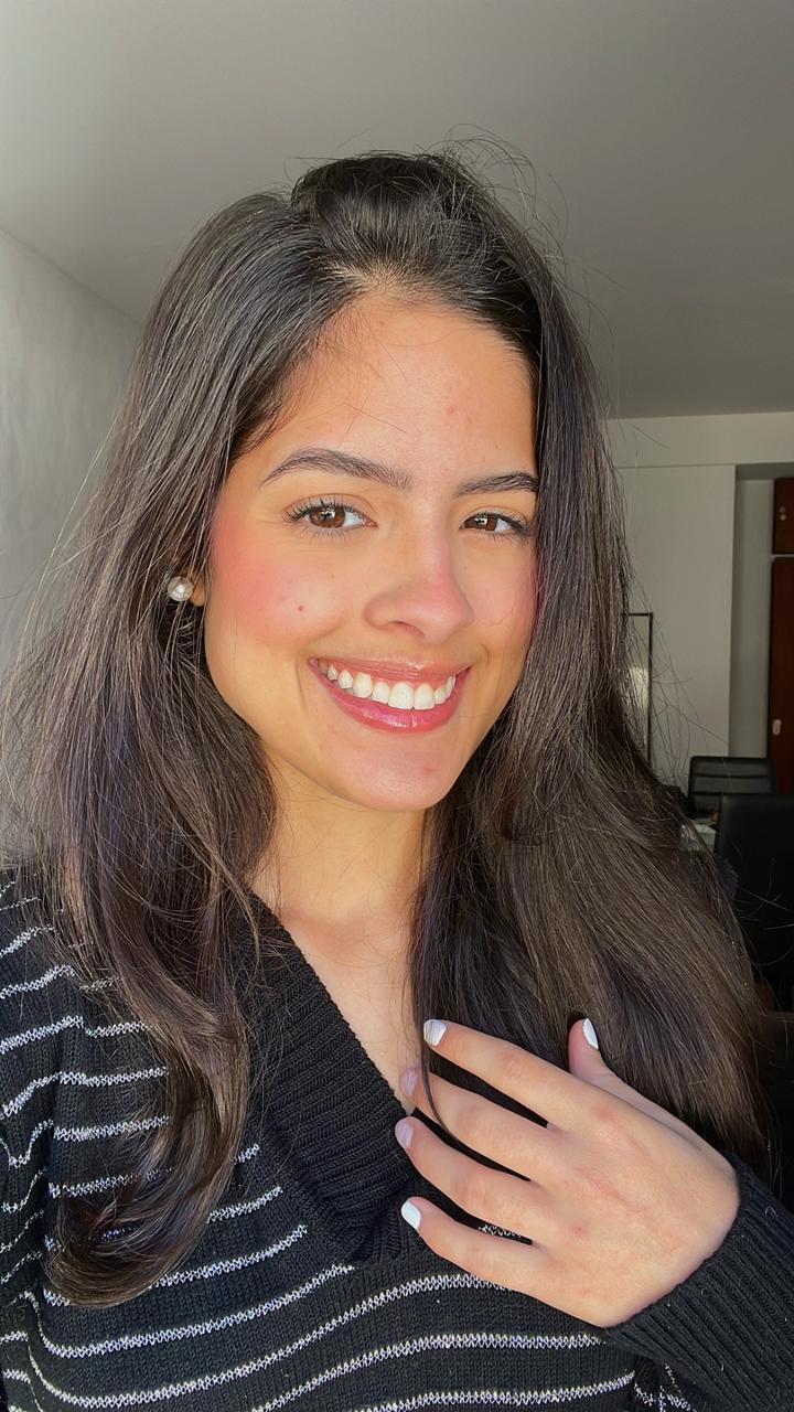 Professora Emily do CEM