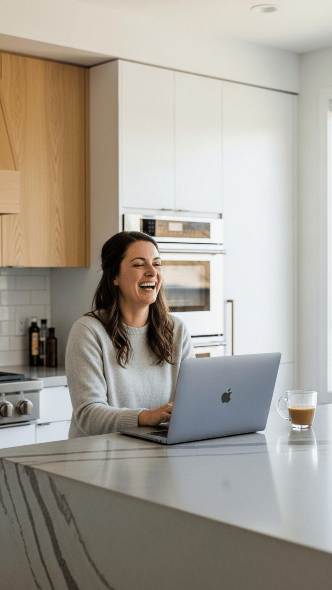 Logo do workshop A Virada Internacional. Simboliza a virada de chave na carreira de mulheres com o espanhol.